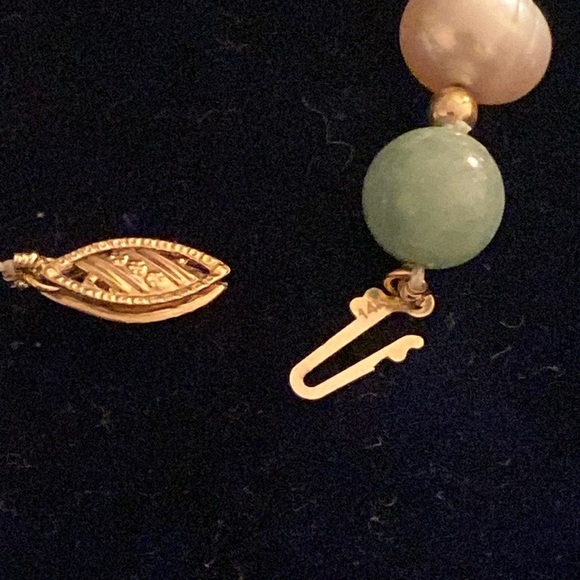 Pearl Necklace with 14K Gold Elegant and Class in one - Picture 17 of 17